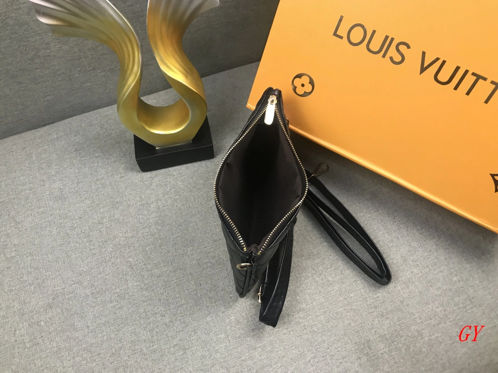 Refined 300 Chanel Wallets For Women - Image 4