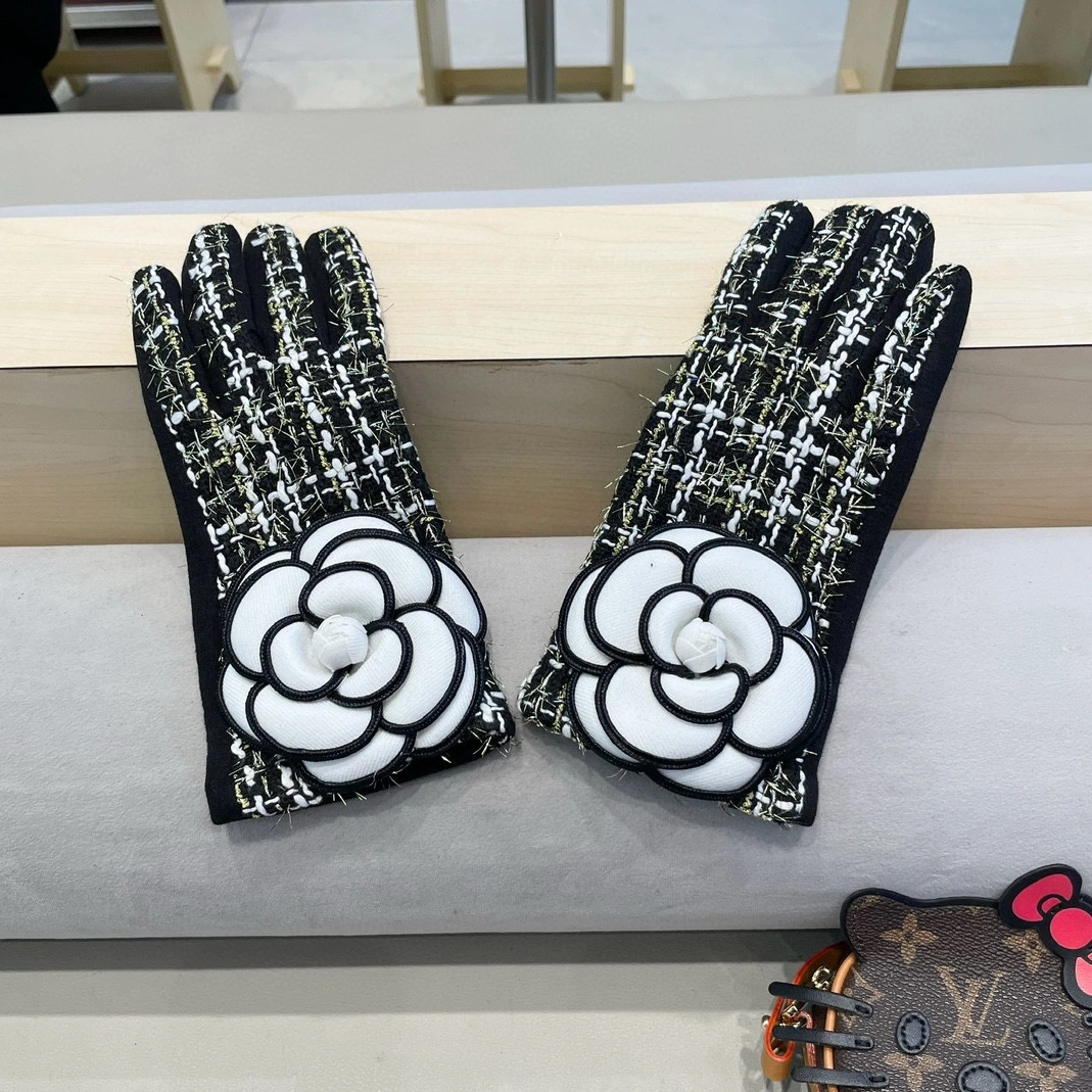 Refined 7702 Chanel Gloves For Women - Image 3