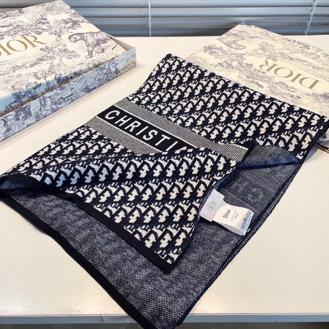 Refined 9100 Christian Dior Scarf For Women - Image 4