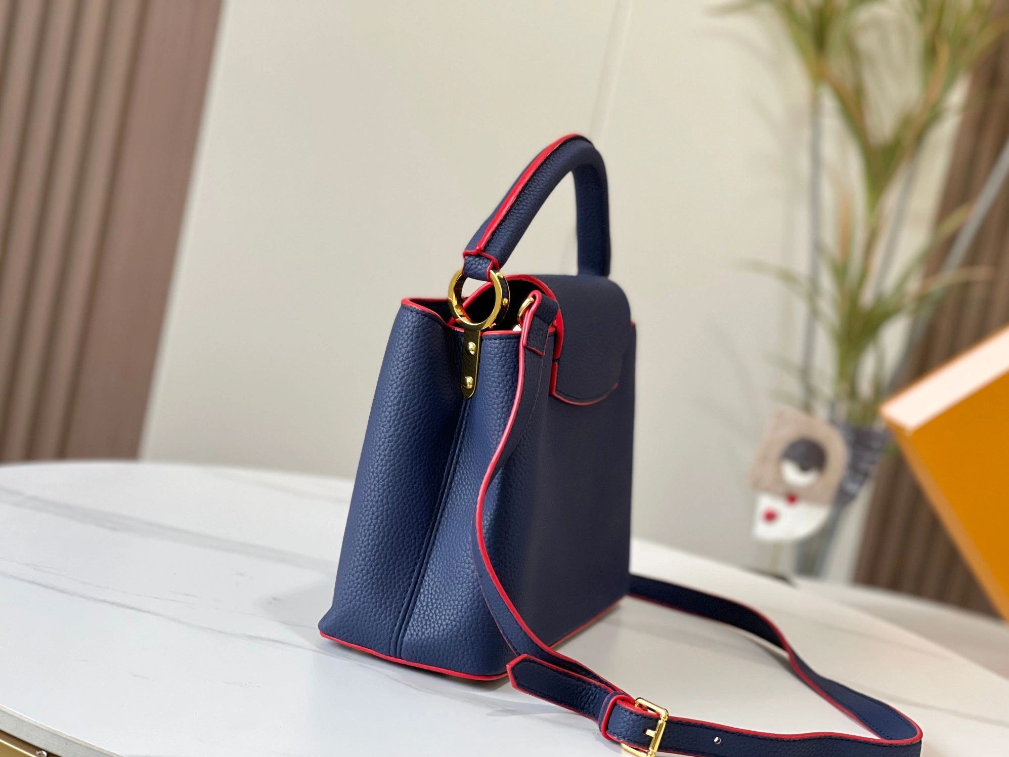 Reliable 635 Louis Vuitton AAA Quality Messenger Bags For Women