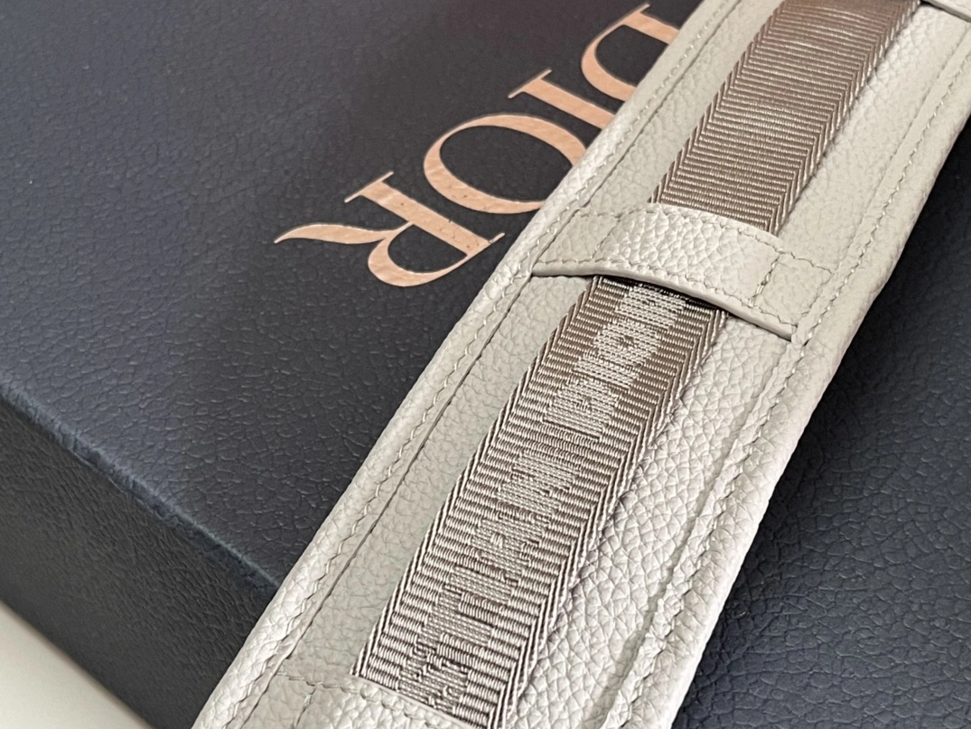 Resilient 3559 Christian Dior AAA Man Messenger Bags - Image 6