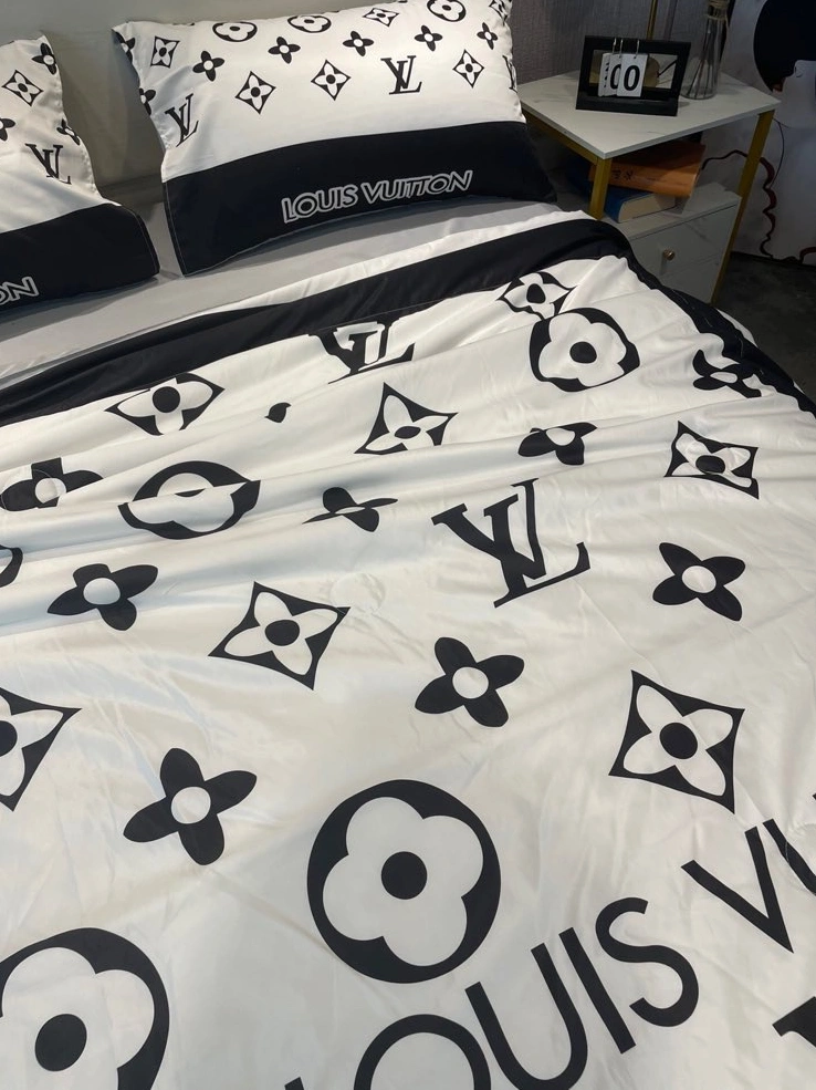 Resilient 4323 Louis Vuitton Bedding - Image 3