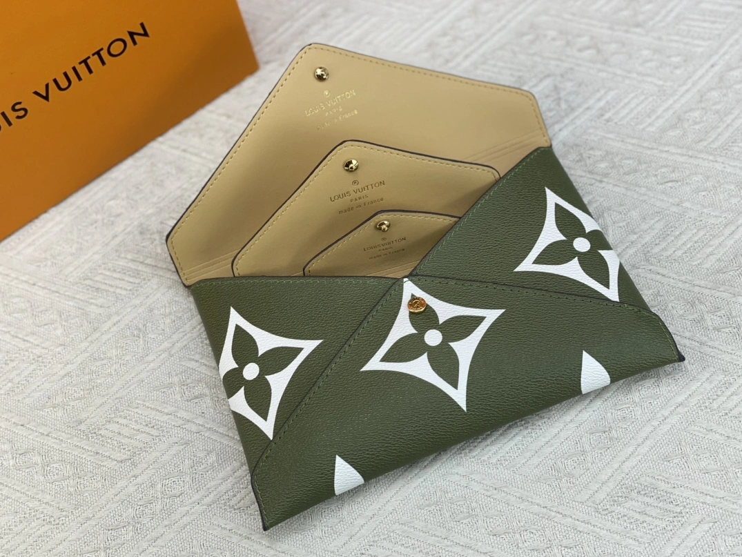 Resilient 7558 Louis Vuitton AAA Quality Wallets For Women - Image 5