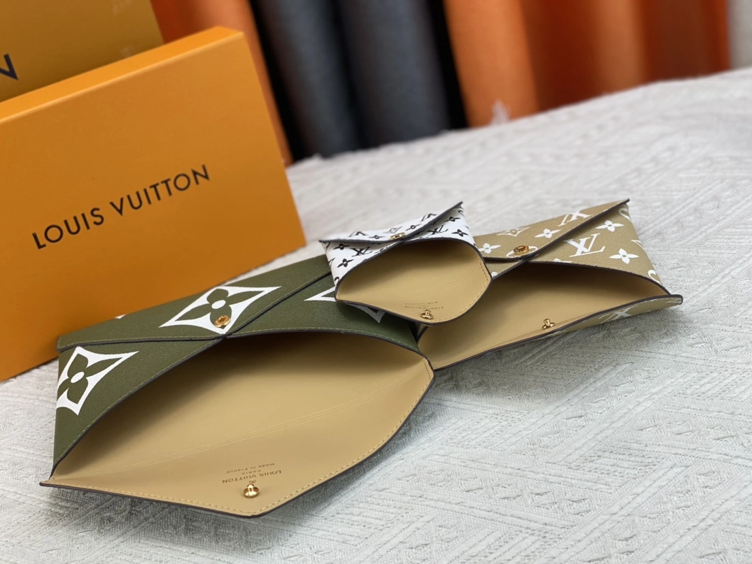 Resilient 7558 Louis Vuitton AAA Quality Wallets For Women - Image 7