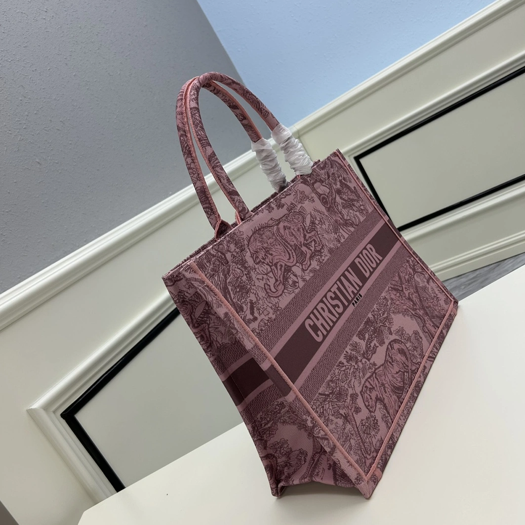 Resilient 794 Christian Dior AAA Quality Tote-Handbags For Women
