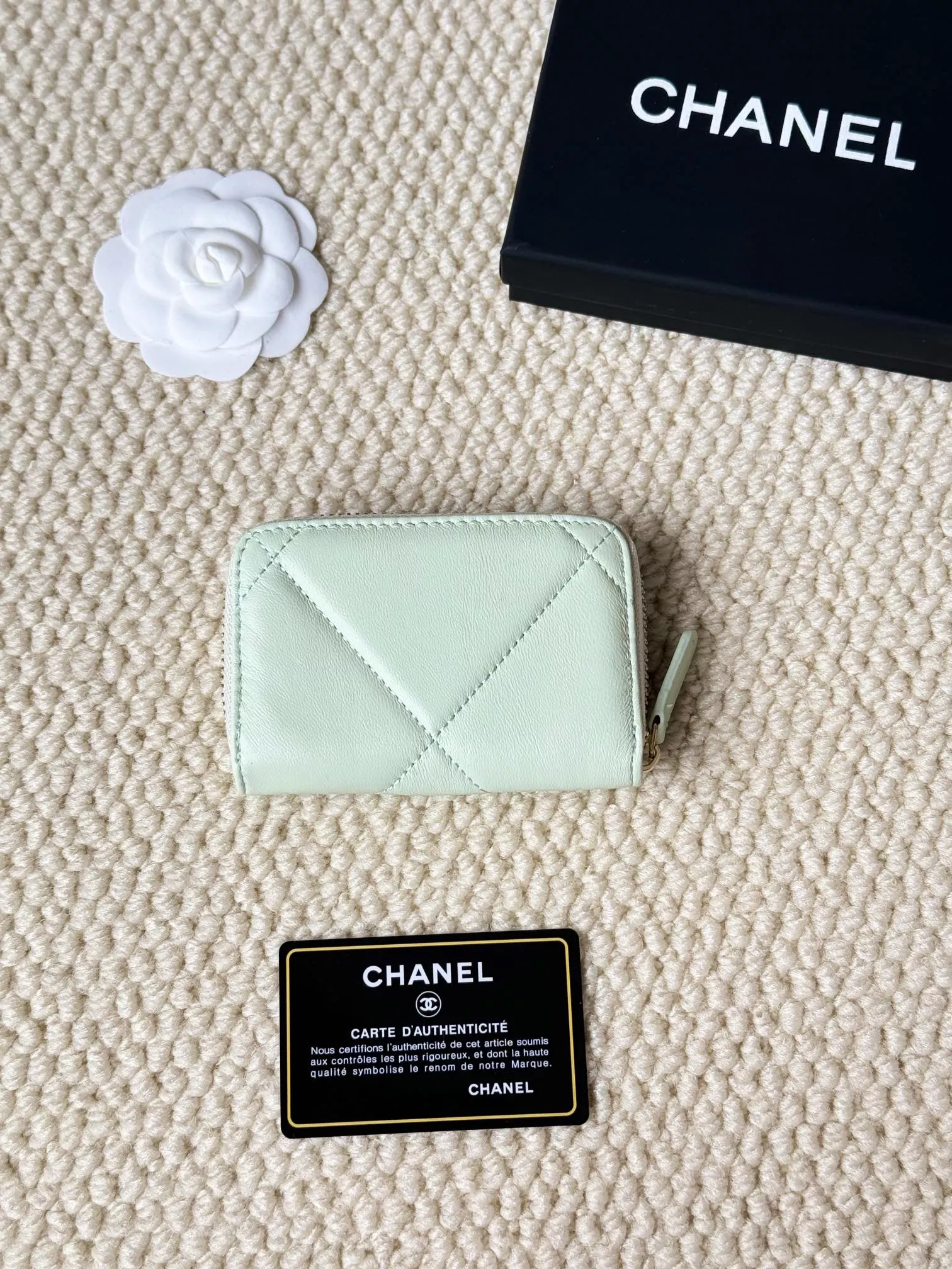 Resilient 8424 Chanel Card Case - Image 4