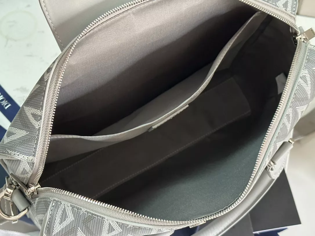 Sleek 2617 Christian Dior AAA Man Handbags - Image 8