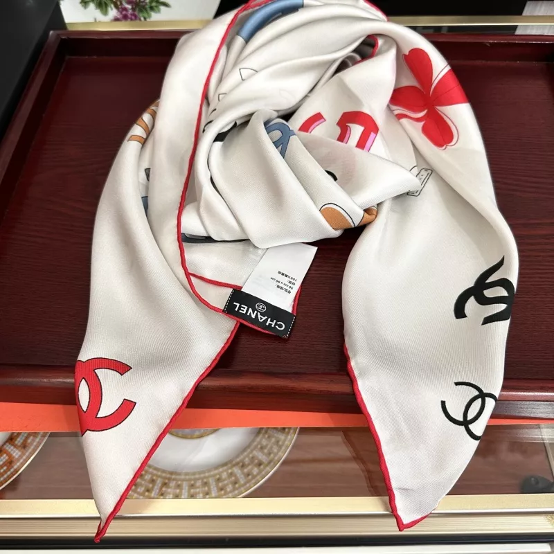 Sleek 3969 Chanel Silk Squares - Image 4