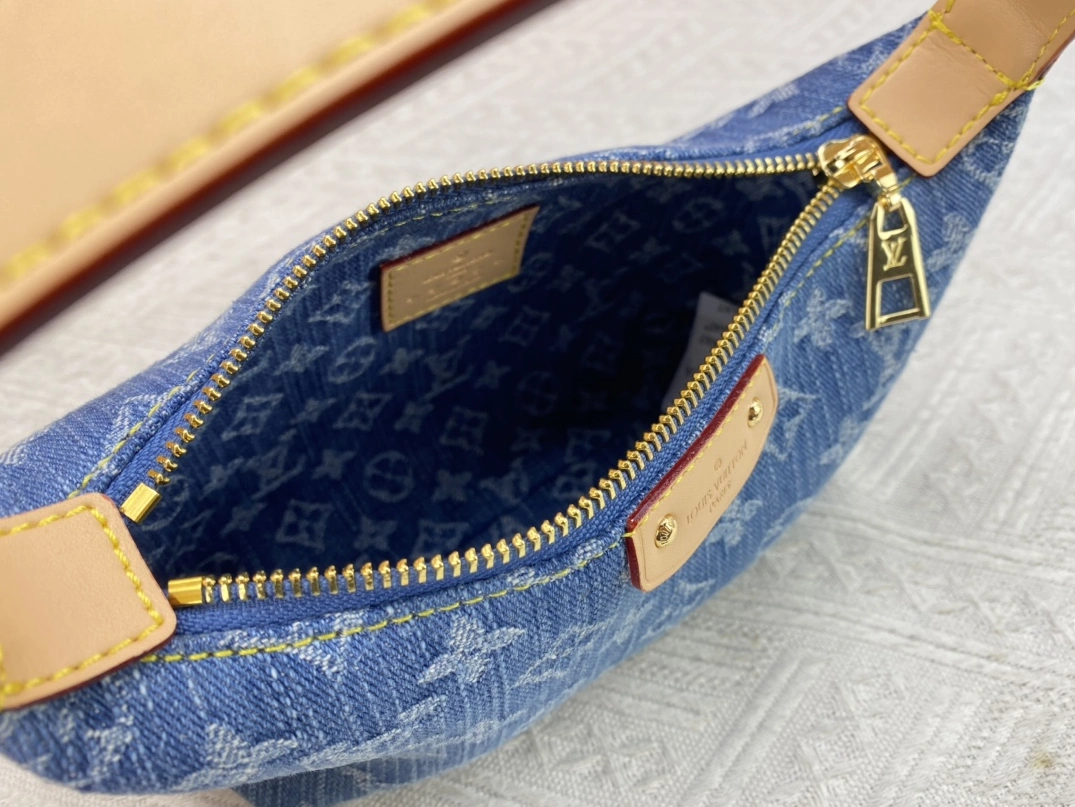 Sleek 4132 Louis Vuitton AAA Quality Shoulder Bags For Women - Image 8