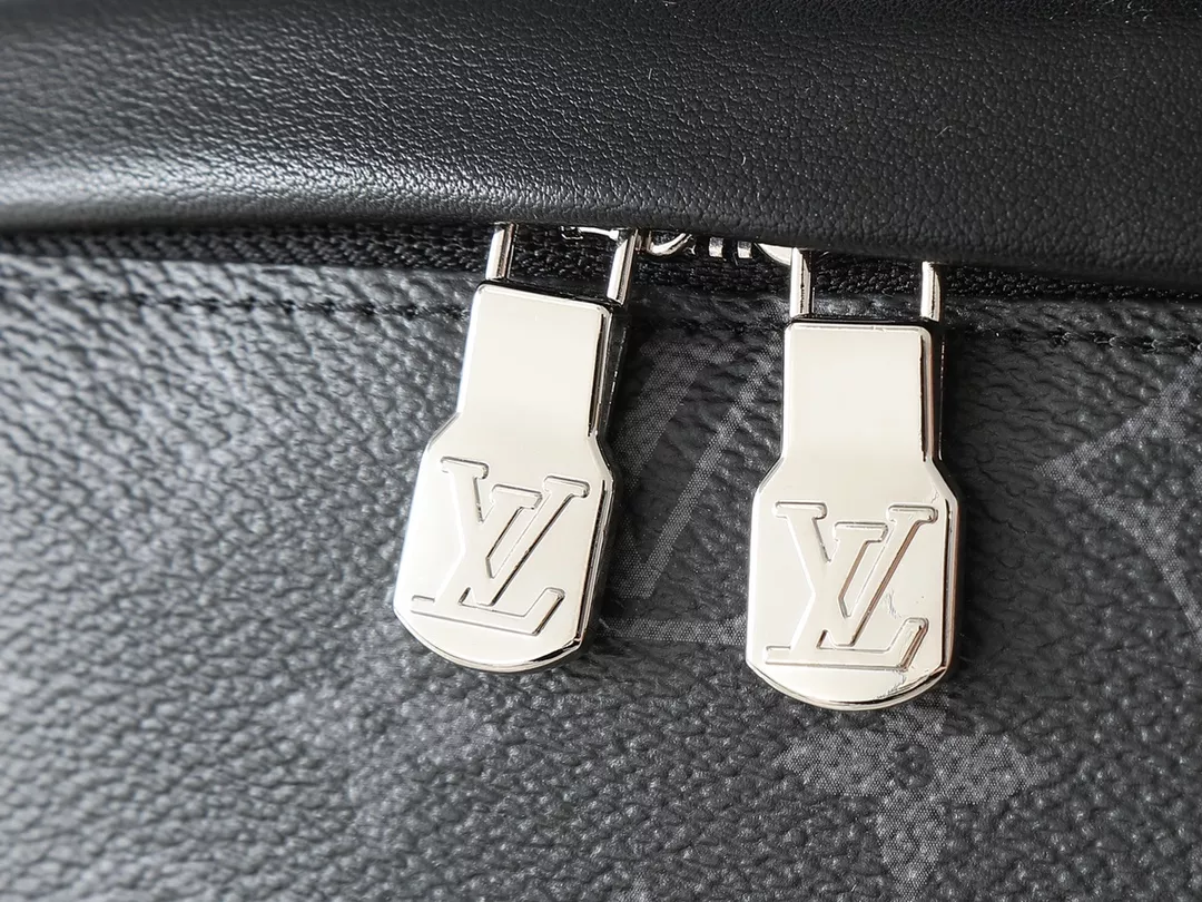 Sleek 4385 Louis Vuitton LV AAA Quality Belt Bags For Unisex - Image 7