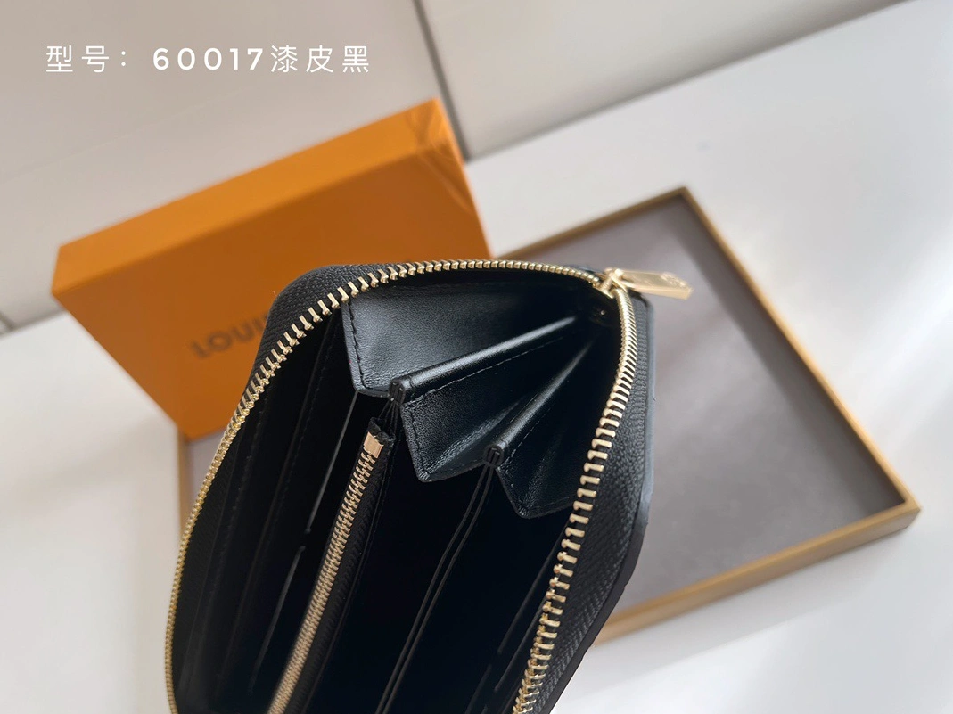 SmartChoice 140 Louis Vuitton AAA Quality Wallets - Image 5