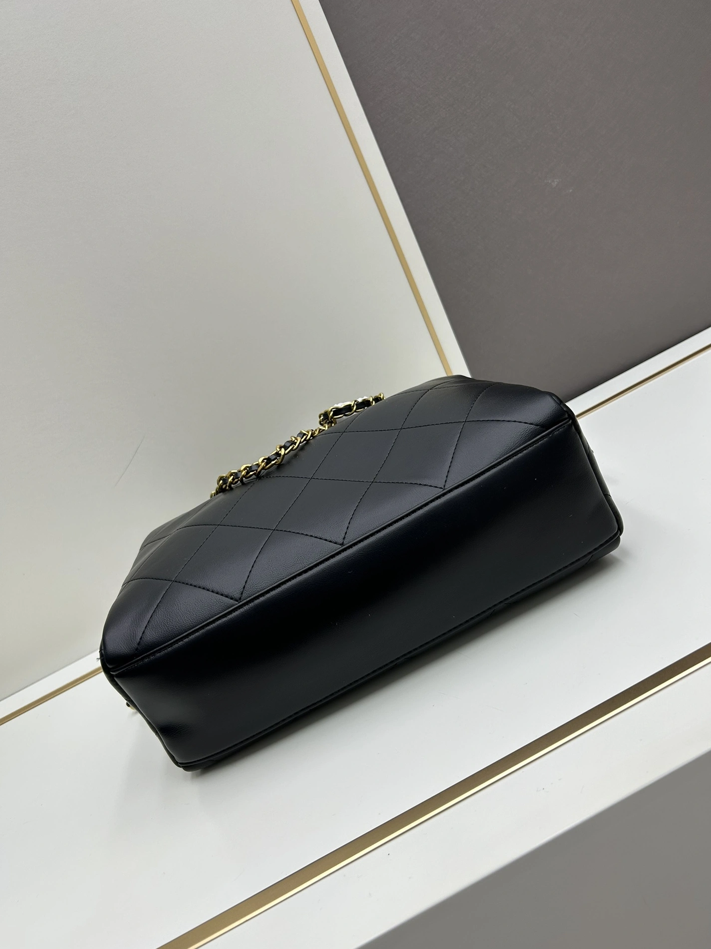 SmartChoice 4921 Chanel AAA Quality Shoulder Bags For Women - Image 5