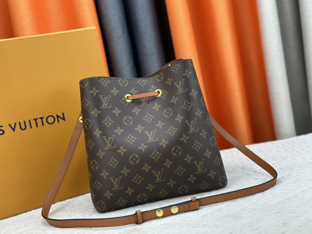 SmartChoice 8580 Louis Vuitton AAA Quality Messenger Bags For Women - Image 3