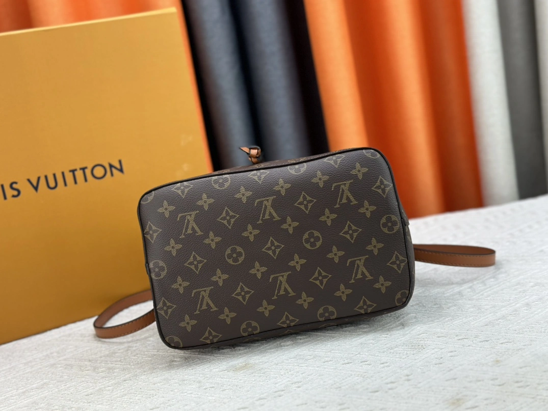 SmartChoice 8580 Louis Vuitton AAA Quality Messenger Bags For Women - Image 4