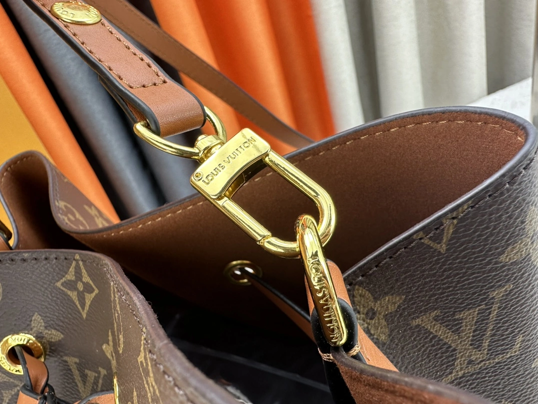 SmartChoice 8580 Louis Vuitton AAA Quality Messenger Bags For Women - Image 5