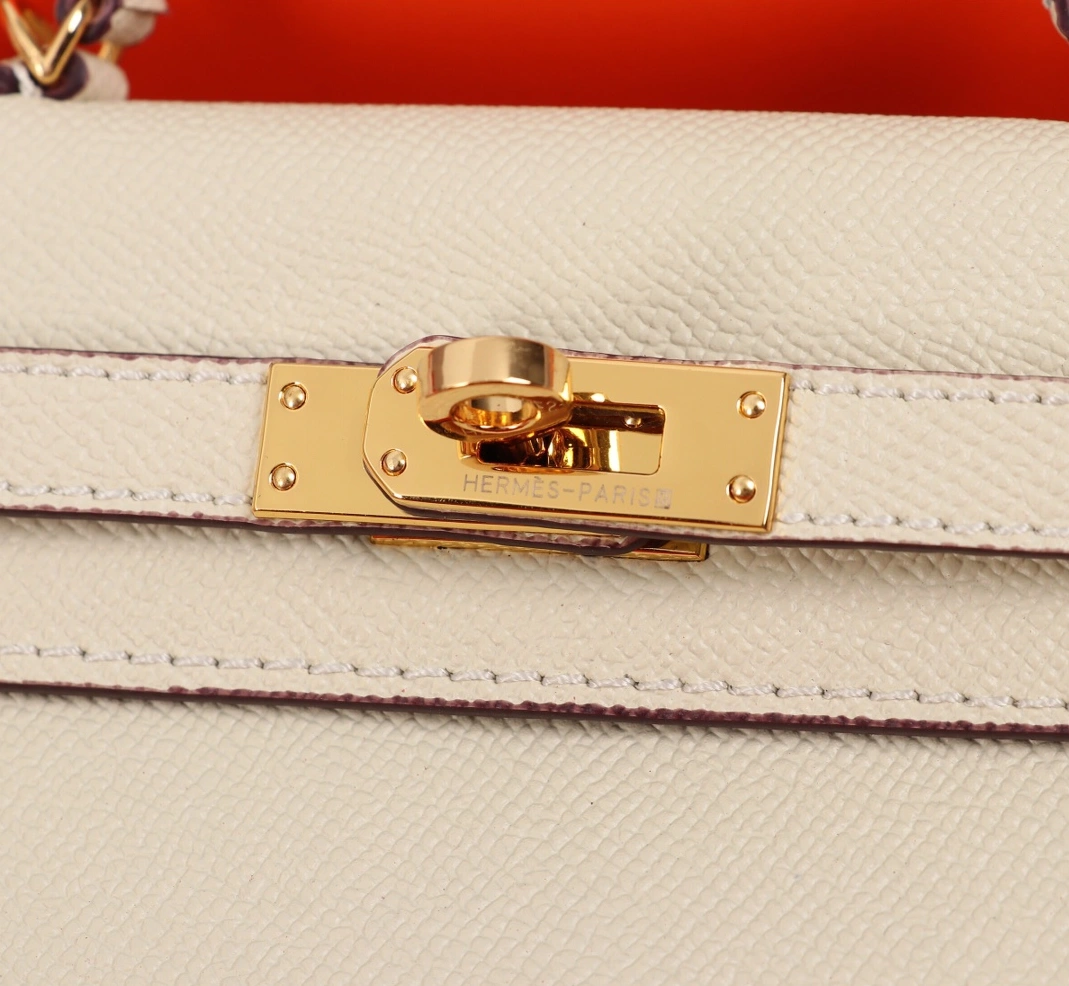 Soft 1760 Hermes AAA Quality Messenger Bags For Women - Image 7