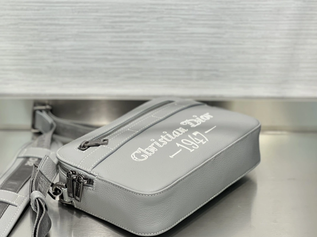 Soft 2013 Christian Dior AAA Man Messenger Bags - Image 6