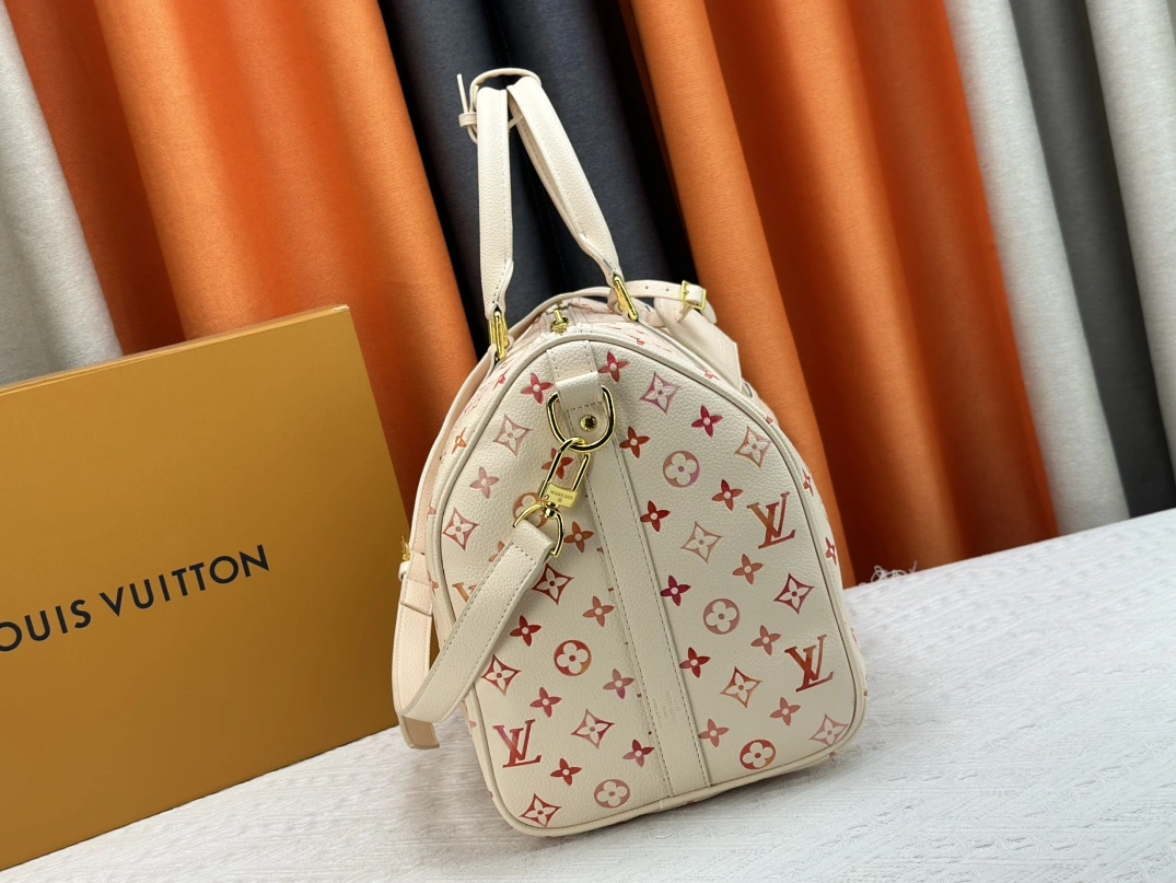 Soft 6275 Louis Vuitton Travel Bags - Image 3