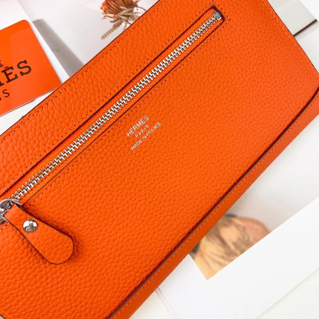 Sophisticated 252 Hermes Card Case For Women - Image 3