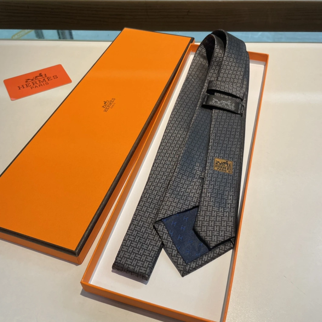 Sophisticated 3327 Hermes Necktie For Men - Image 7