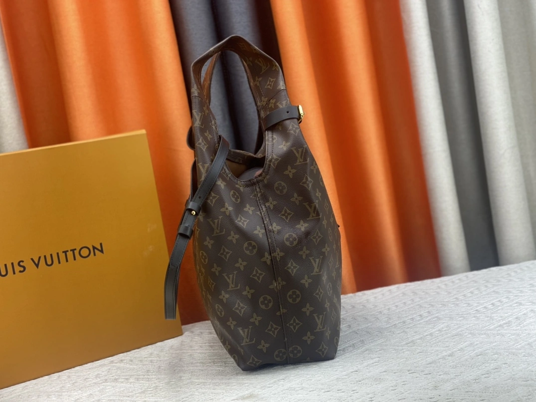 Sophisticated 4651 Louis Vuitton AAA Quality Handbags For Women - Image 3