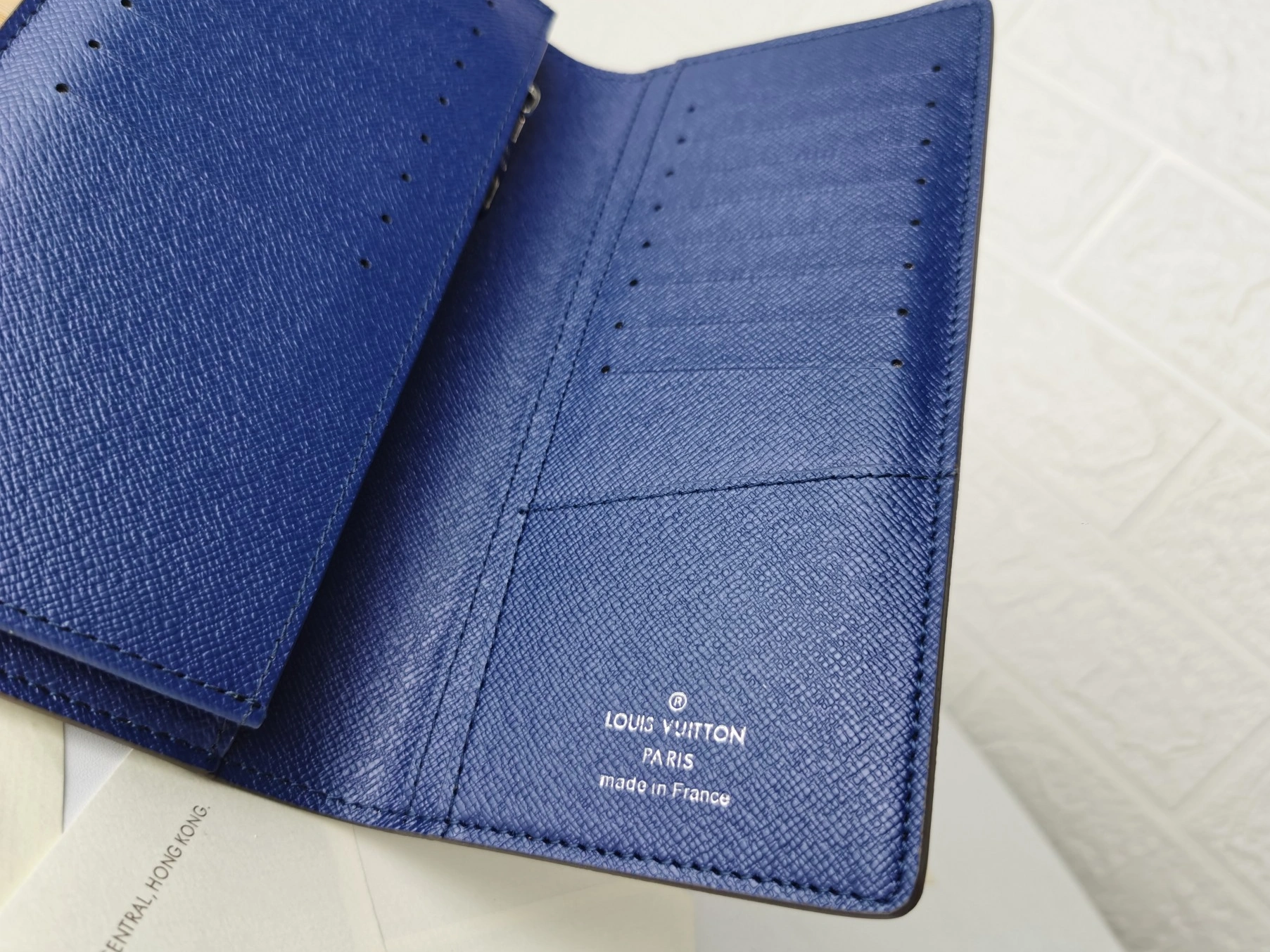 Sophisticated 7214 Louis Vuitton LV Card Case For Unisex - Image 7