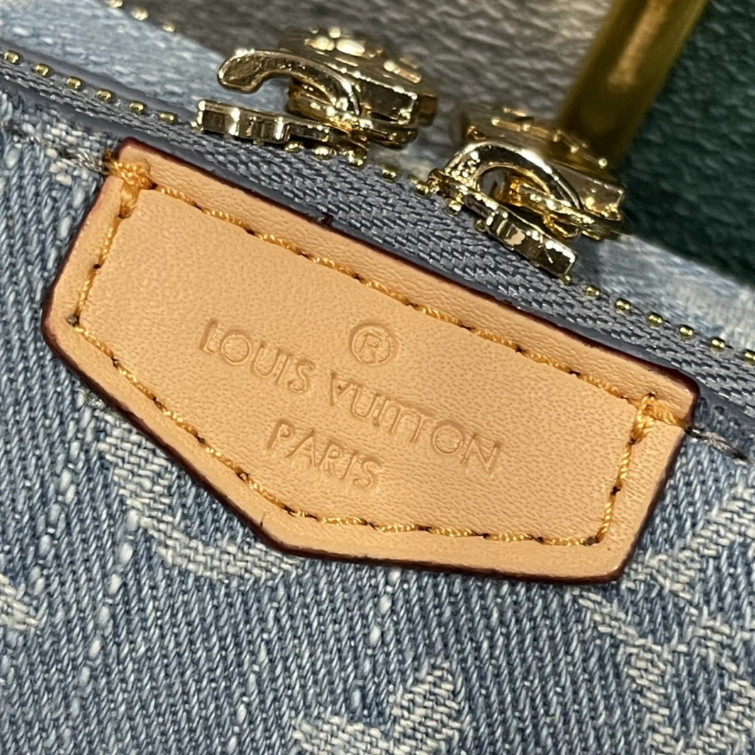 SportInspired 5768 Louis Vuitton AAA Quality Messenger Bags For Unisex - Image 5