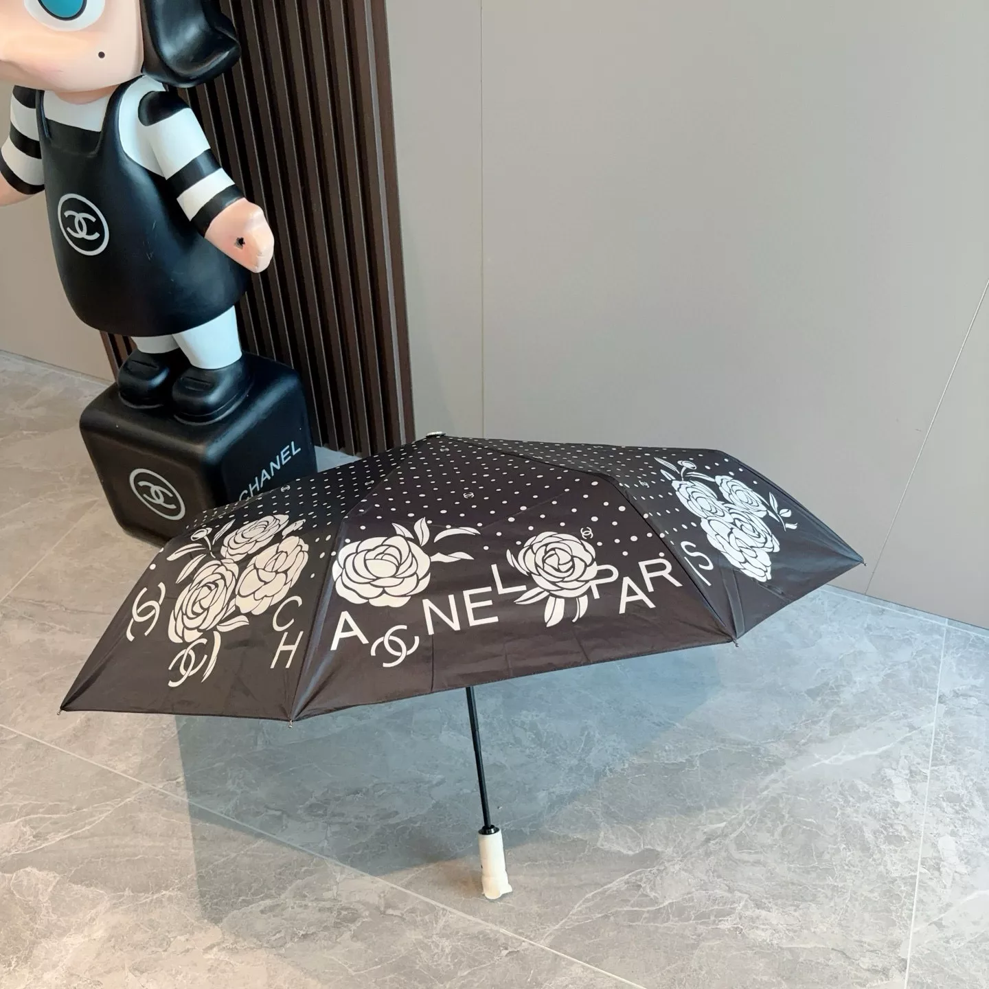StreetReady 1574 Chanel Umbrellas