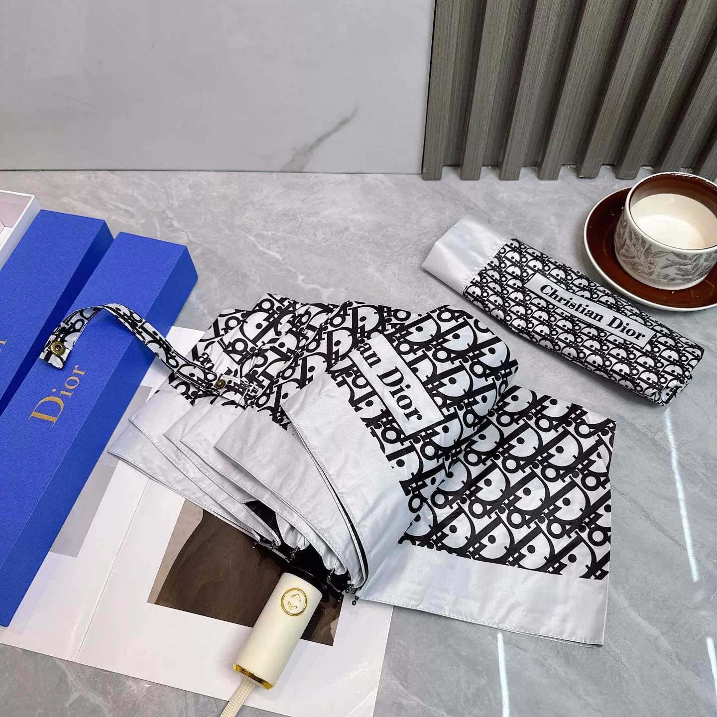 StreetReady 7875 Christian Dior Umbrellas - Image 4