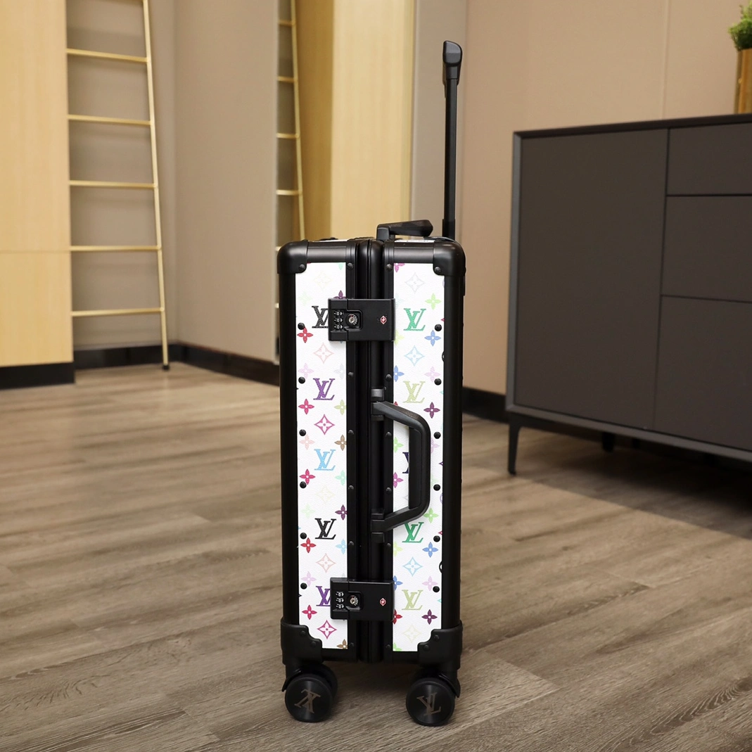 Stylish 2202 Louis Vuitton Luggage For Unisex - Image 4