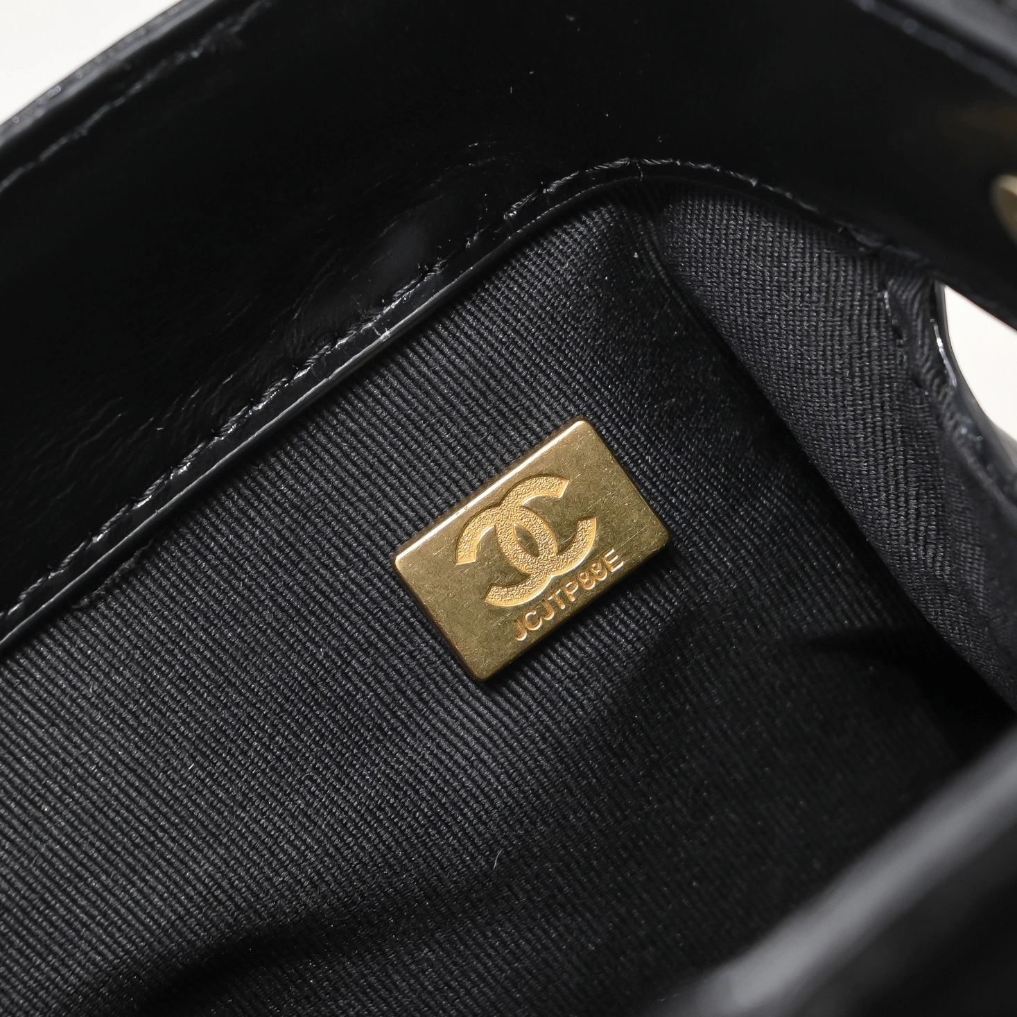 Stylish 973 Chanel AAA Quality Messenger Bags For Women - Image 7