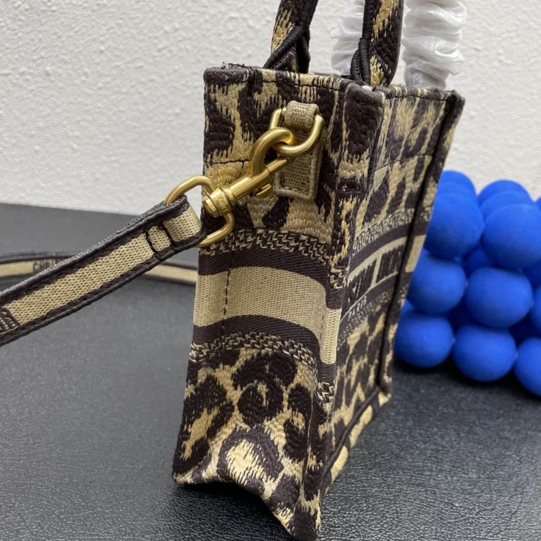 Timeless 1504 Christian Dior AAA Quality Handbags For Women - Image 5