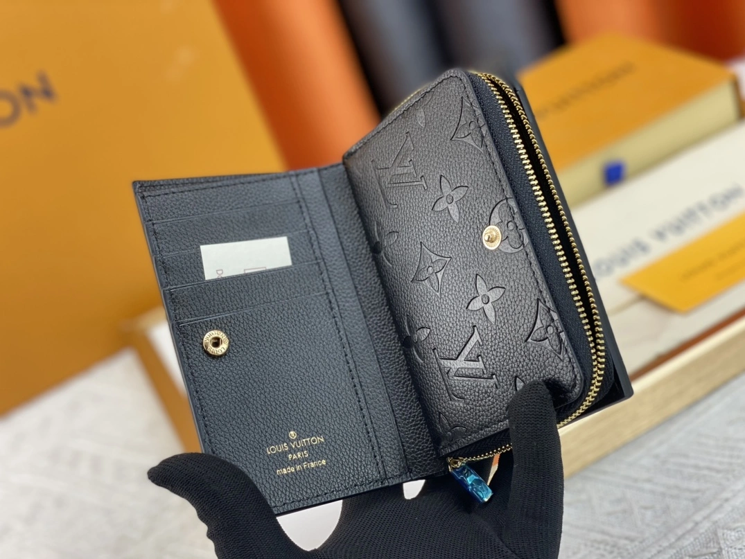 Timeless 2099 Louis Vuitton AAA Quality Wallets - Image 6
