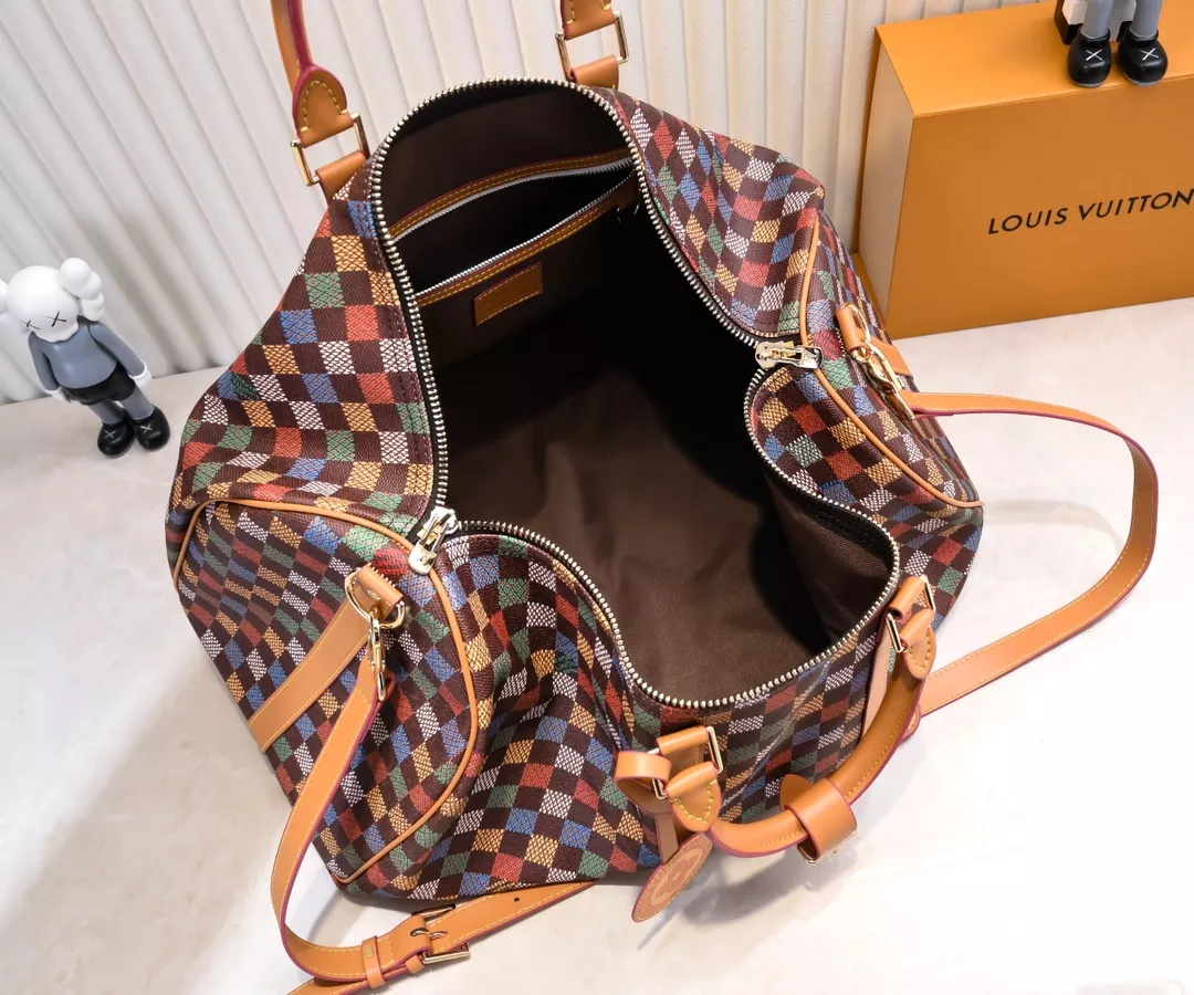 Timeless 883 Louis Vuitton Travel Bags - Image 8