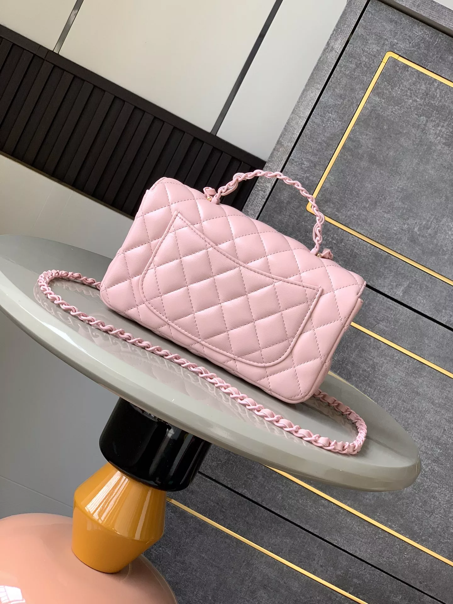 Trendsetting 8089 Chanel AAA Quality Messenger Bags For Women - Image 3