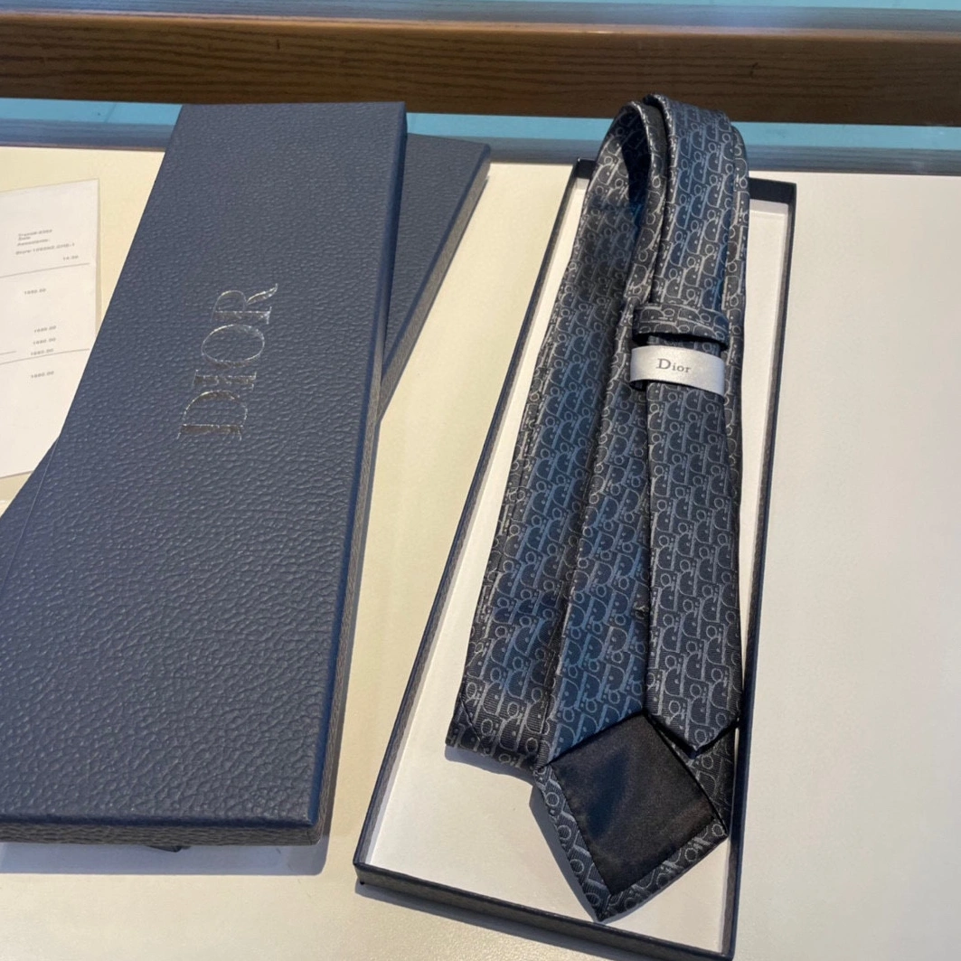 Trendsetting 8626 Christian Dior Necktie For Men - Image 6