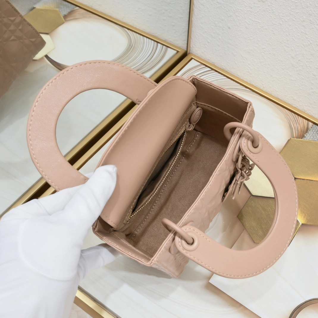 Trendy 8864 Christian Dior AAA Quality Handbags For Women - Image 8