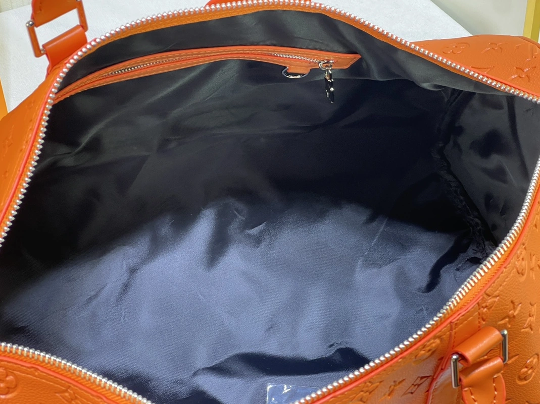 Unique 2663 Louis Vuitton Travel Bags - Image 8