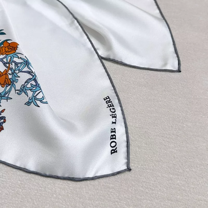 Unique 3774 Hermes Silk Squares - Image 5