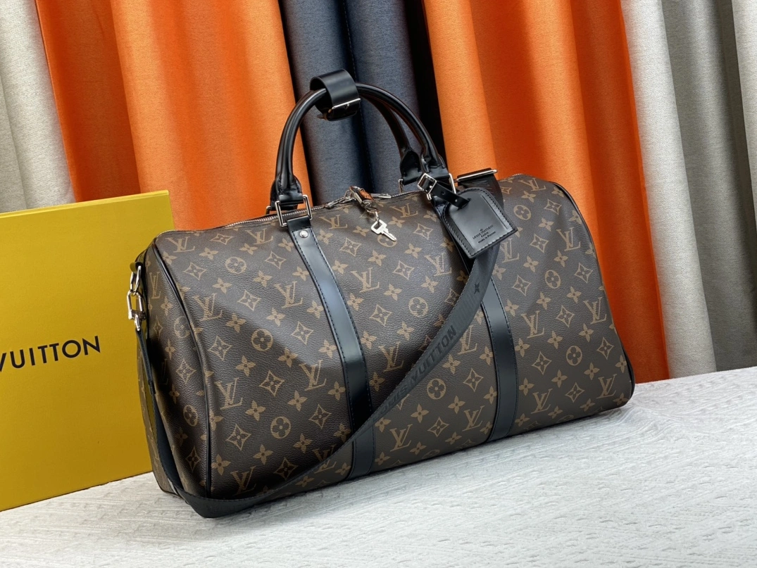 Unique 4455 Louis Vuitton Travel Bags