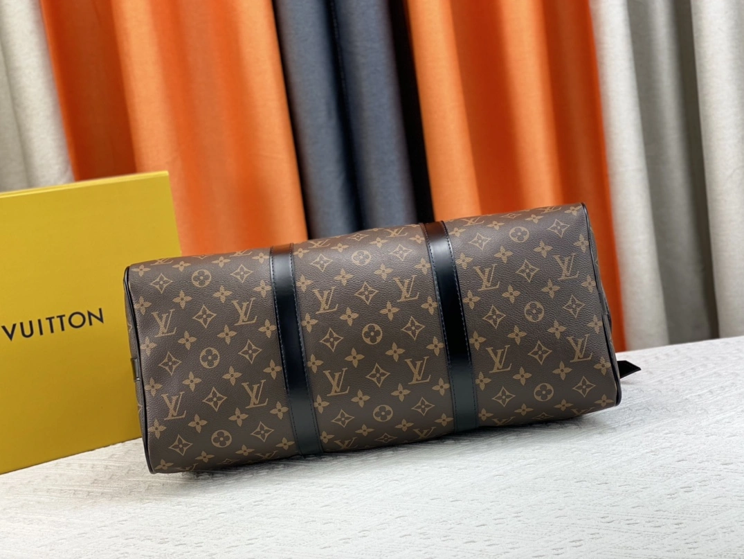 Unique 4455 Louis Vuitton Travel Bags - Image 5