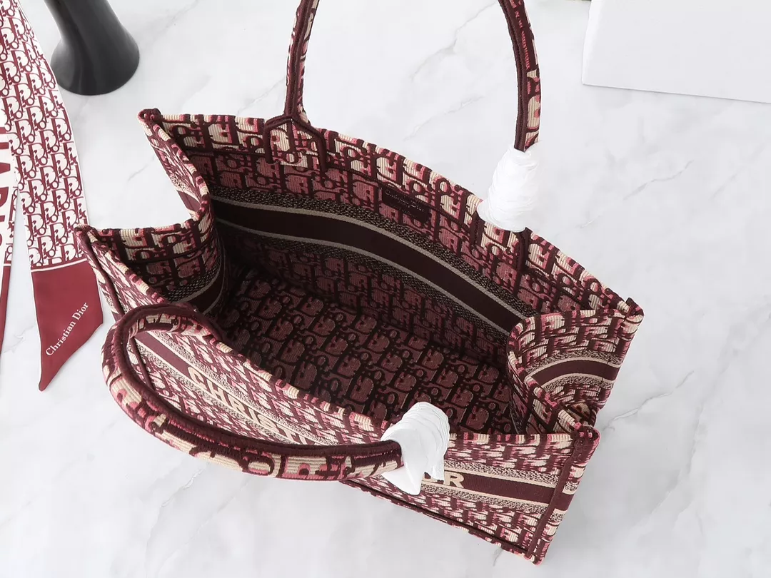 Unique 8923 Christian Dior AAA Quality Tote-Handbags For Women - Image 8