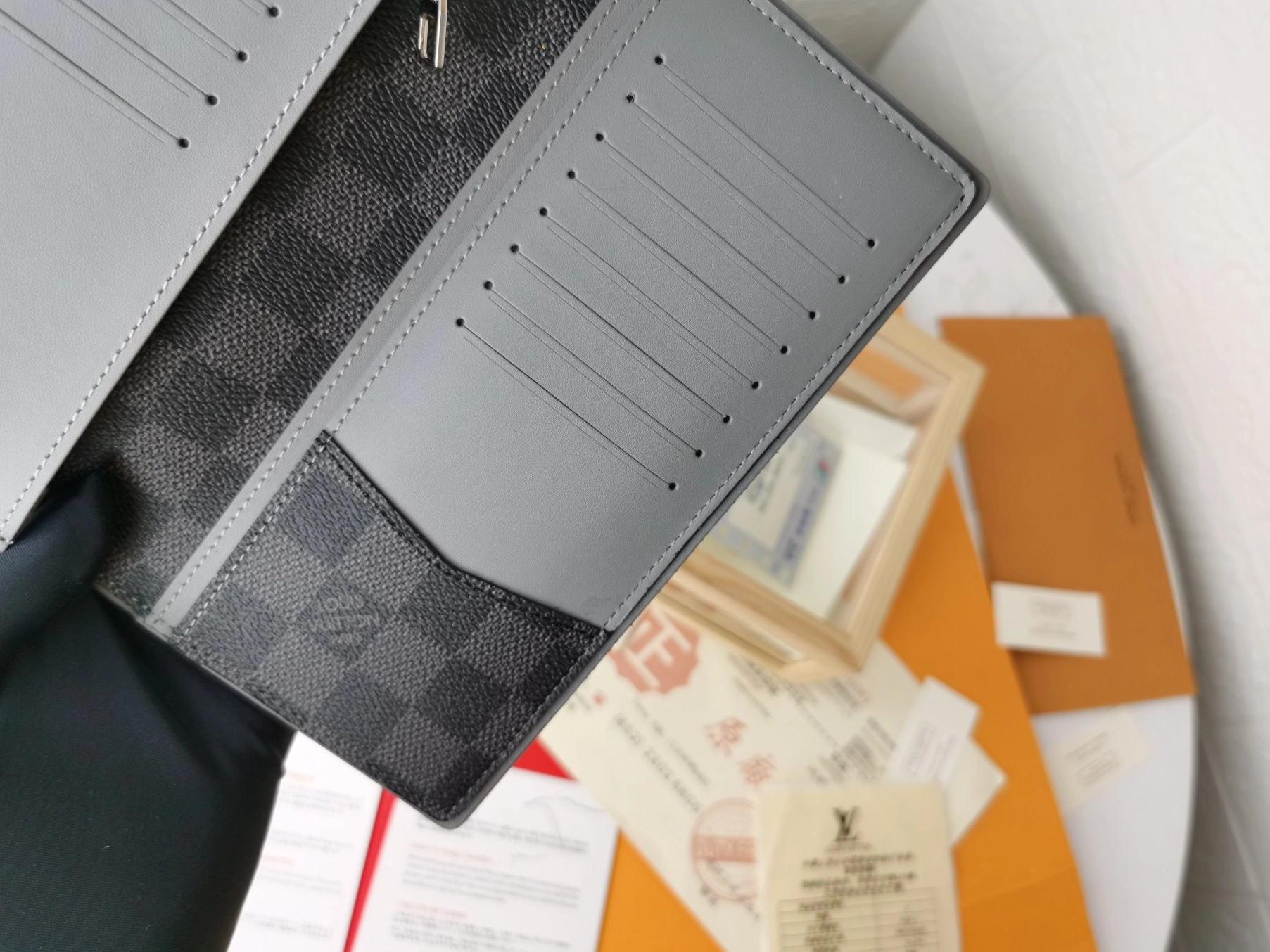 Versatile 4132 Louis Vuitton LV Card Case For Unisex - Image 7