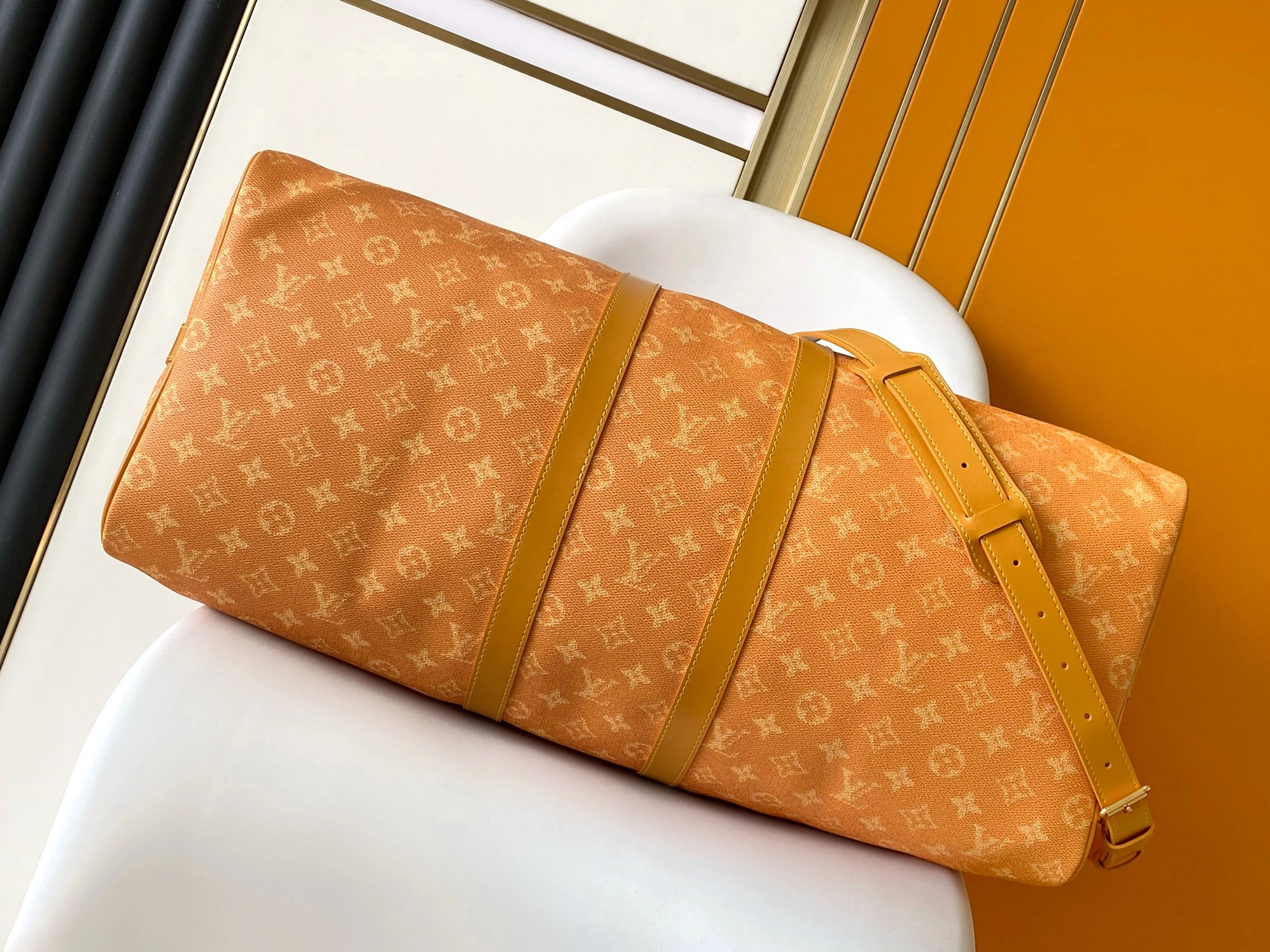 Vibrant 7340 Louis Vuitton Travel Bags - Image 4