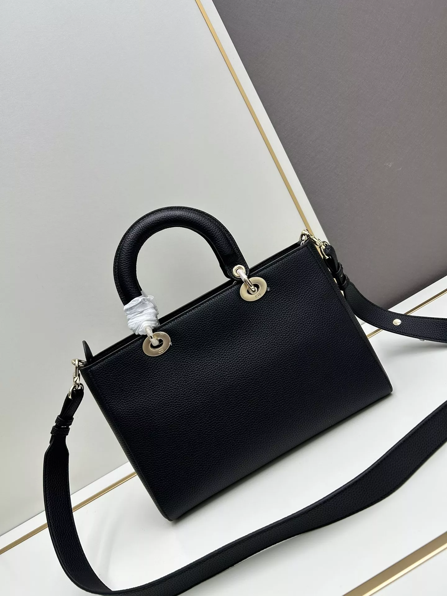 Vibrant 8402 Christian Dior AAA Quality Handbags For Women - Image 3