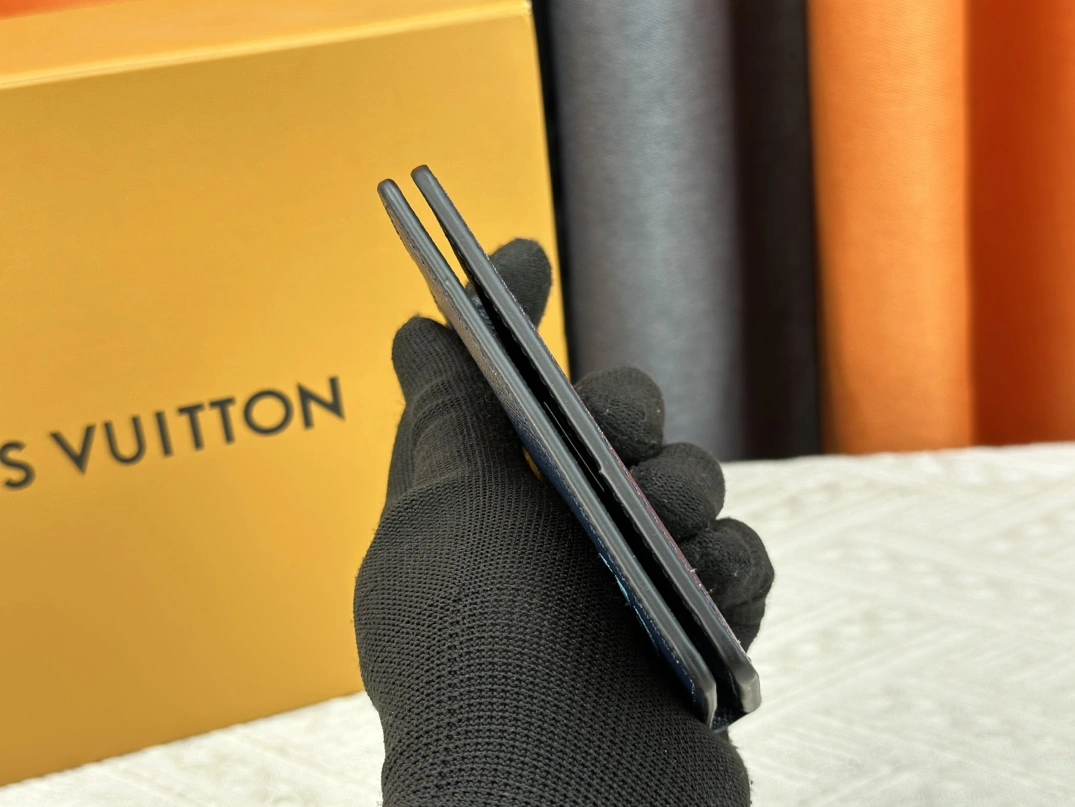 WellDesigned 3809 Louis Vuitton LV Card Case In Navy For Unisex - Image 5