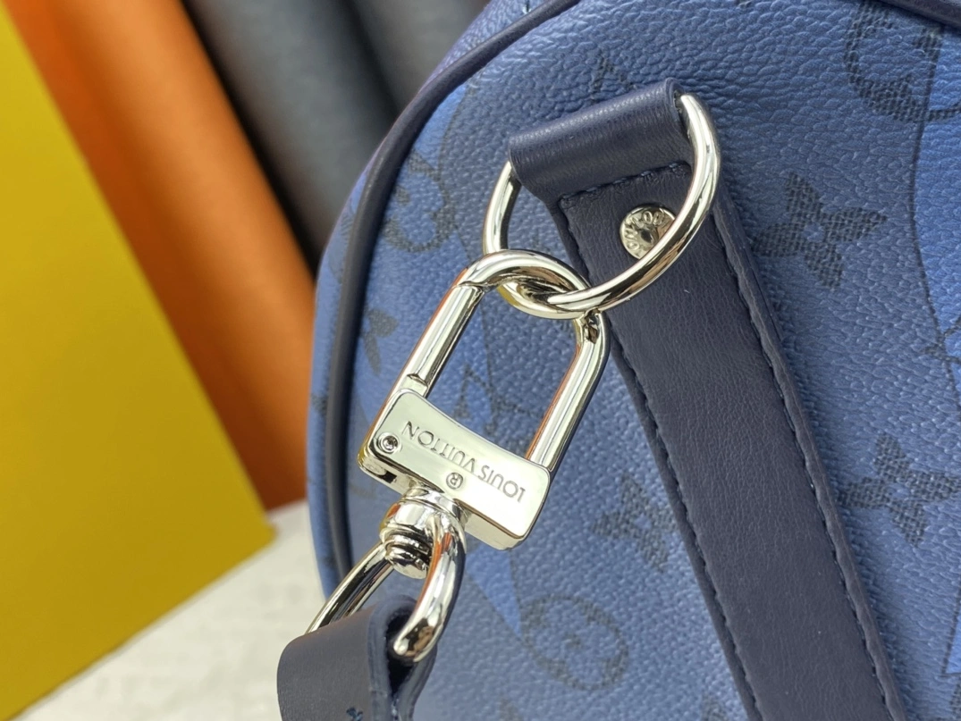 WellDesigned 5132 Louis Vuitton Travel Bags For Unisex - Image 6