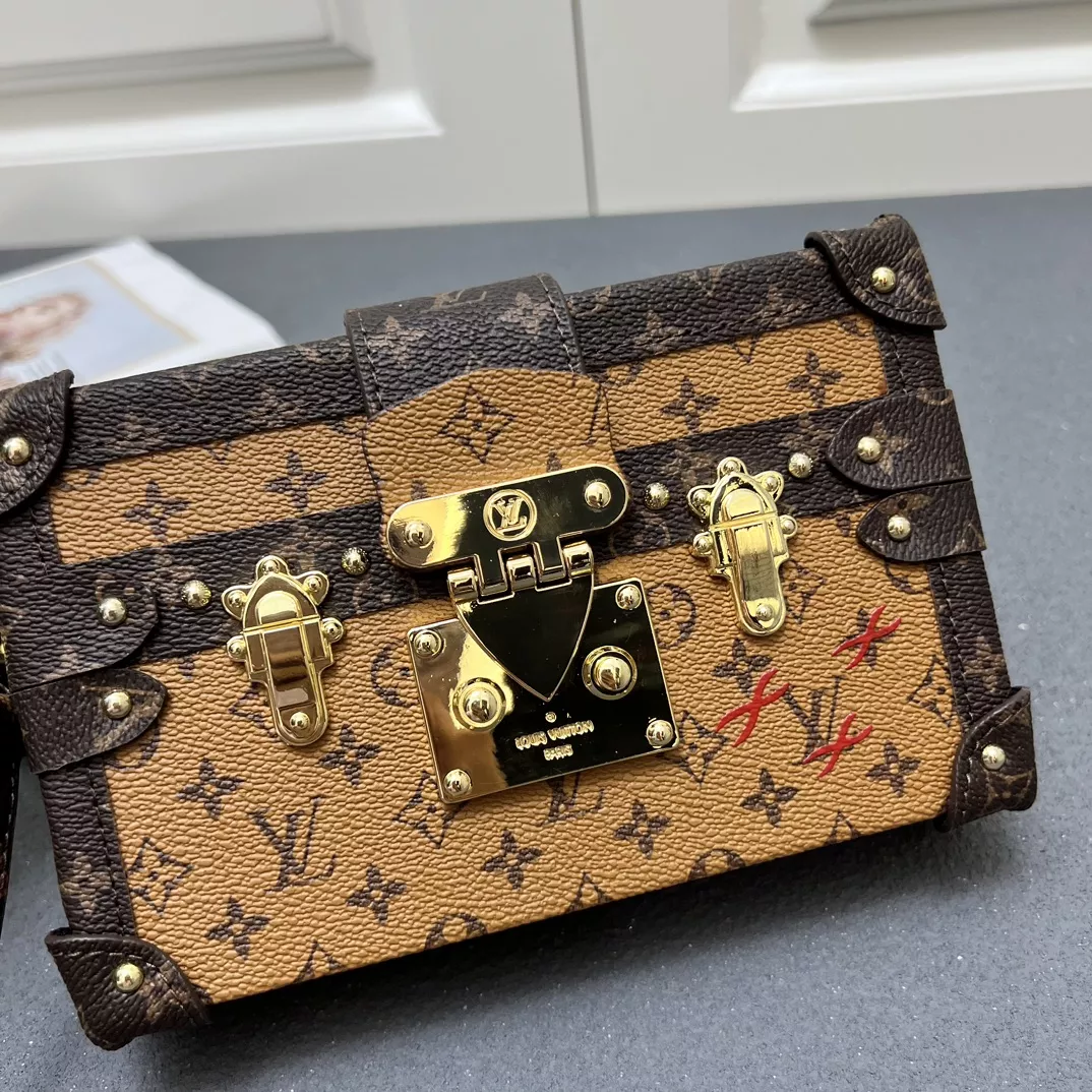 WellDesigned 6519 Louis Vuitton AAA Quality Messenger Bags For Women - Image 4