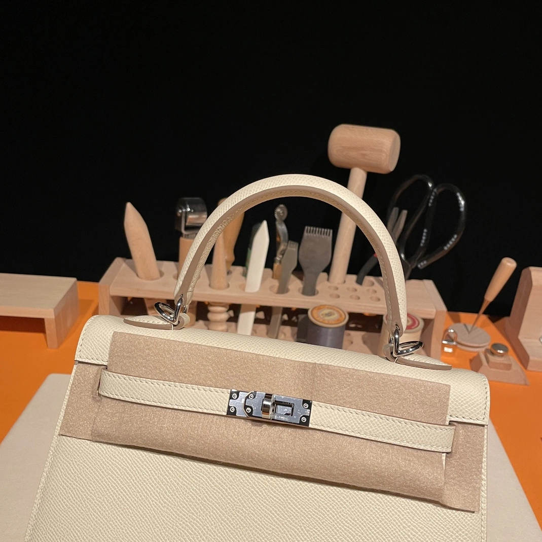 WellDesigned 7981 Hermes AAA Quality Handbags In Silver For Women - Image 4