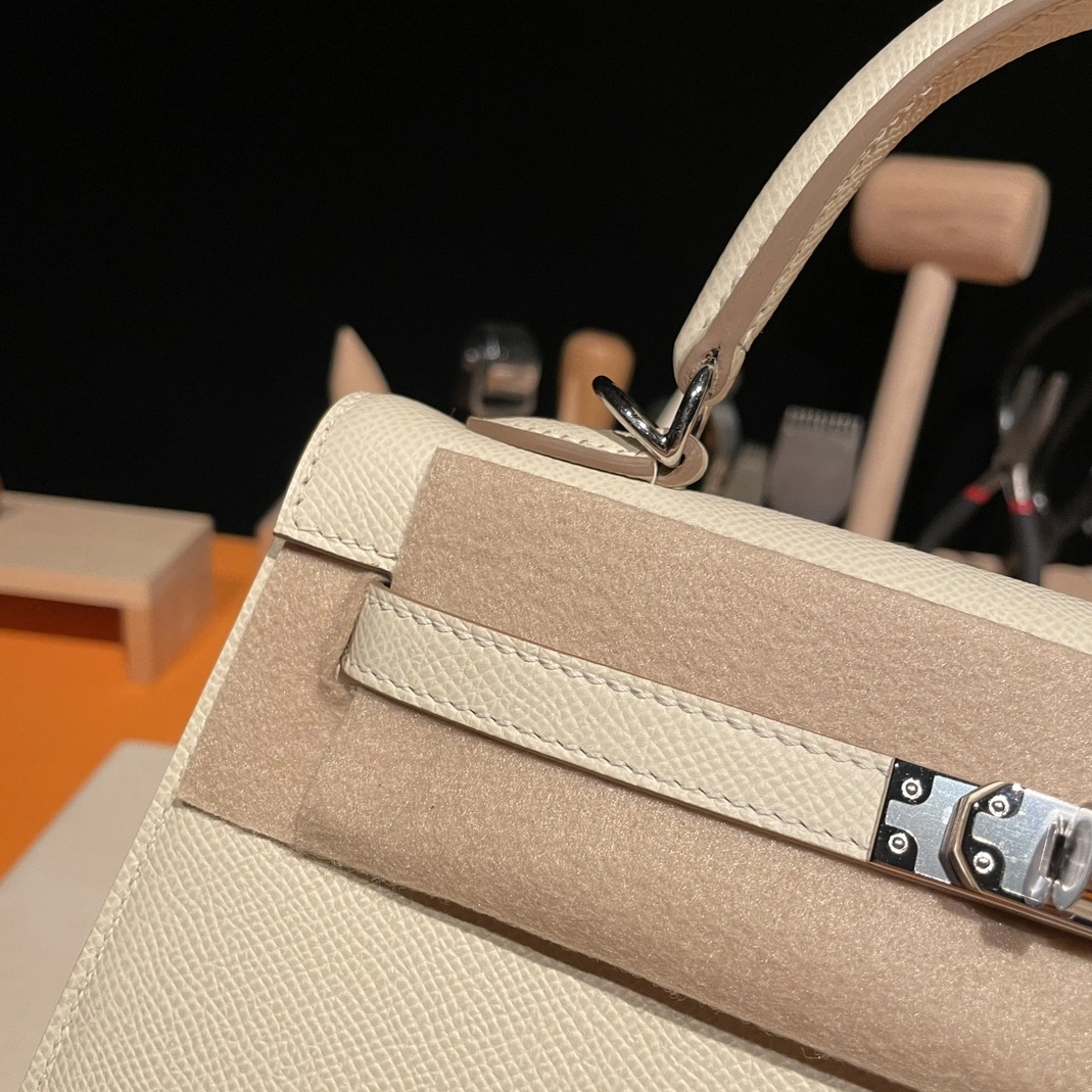 WellDesigned 7981 Hermes AAA Quality Handbags In Silver For Women - Image 5